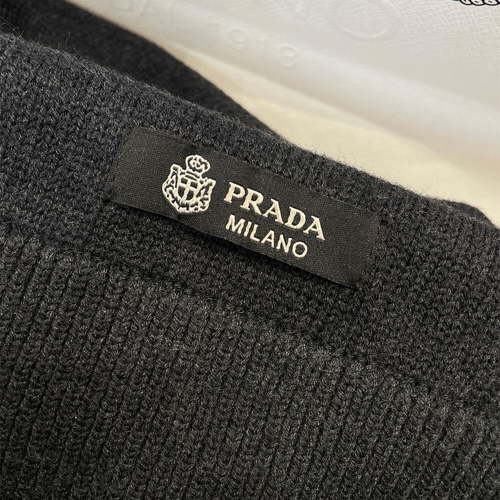 Pra*a UNISEX SHIRT(size:S|M|L|XL)