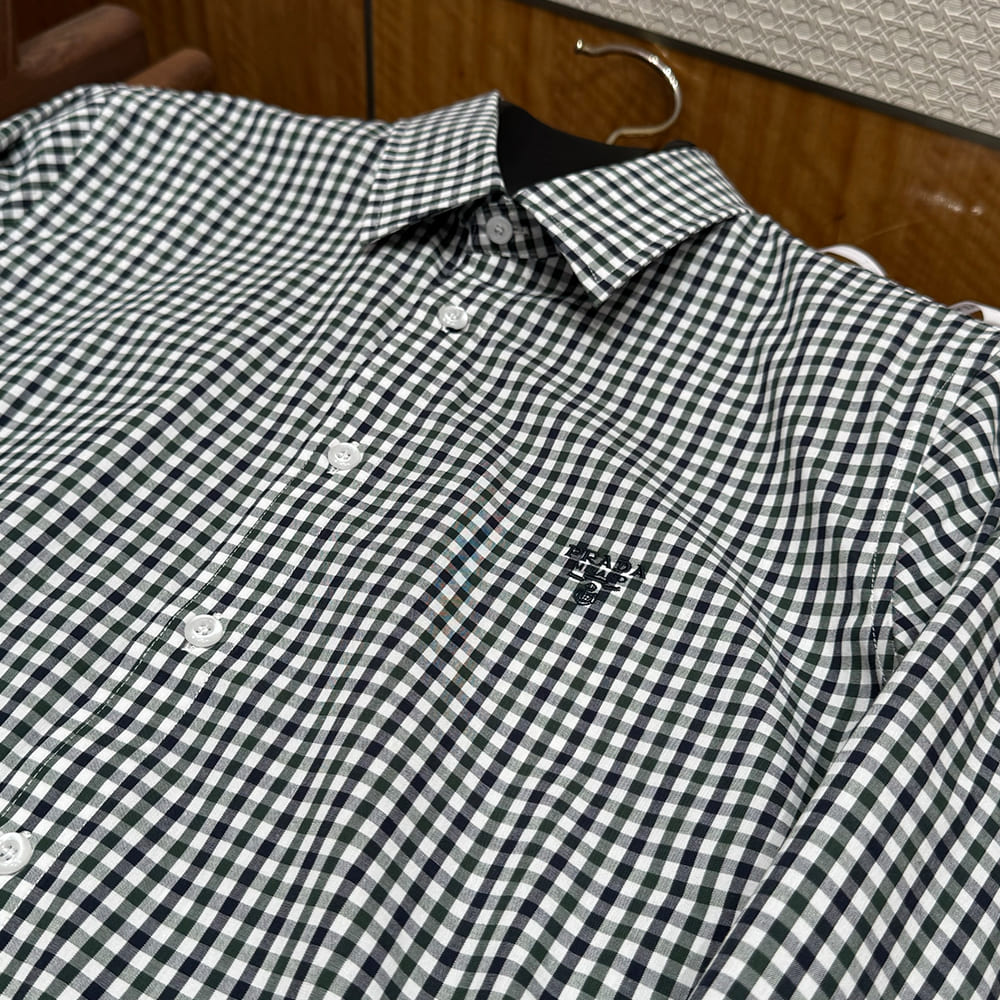 Pra*a UNISEX SHIRT(size:S|M|L|XL)