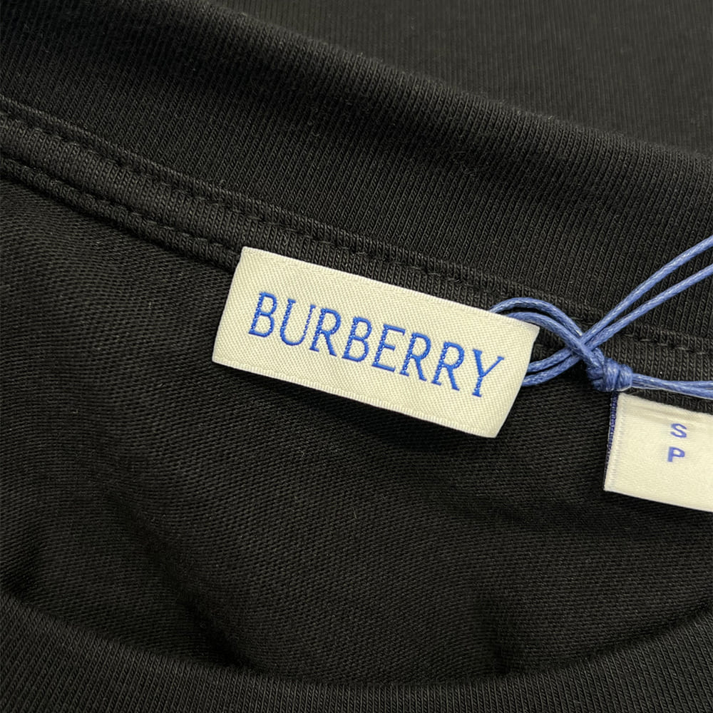 Bv*b*rry UNISEX SHIRT(size:XS|S|M|L)