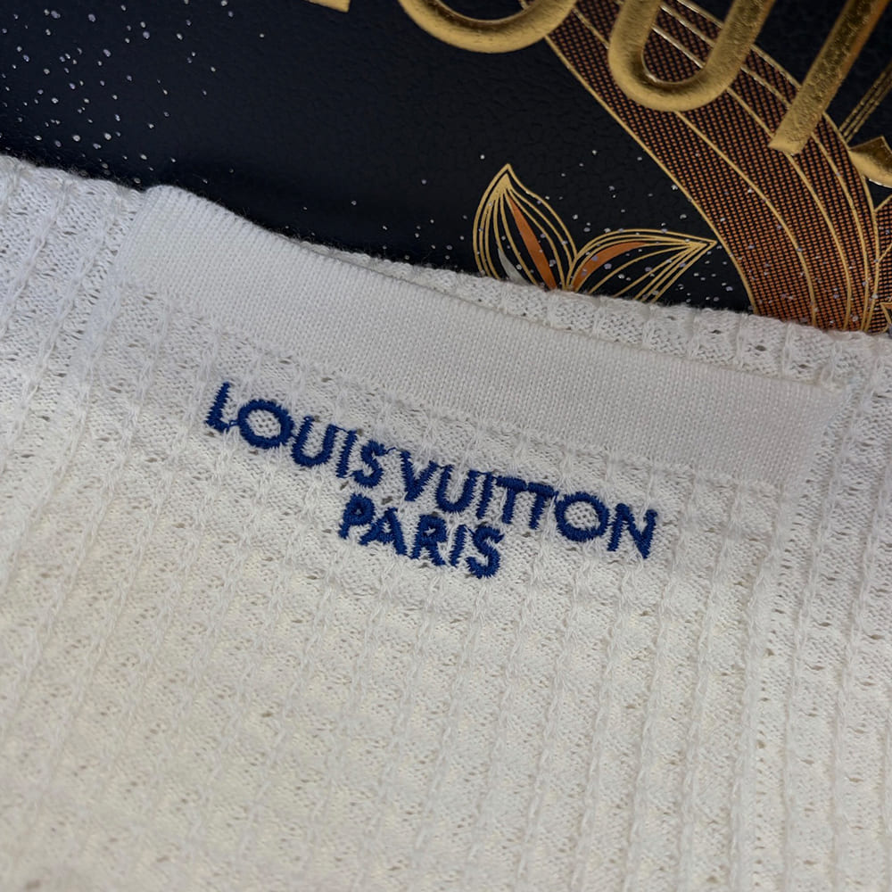 LV UNISEX SHIRT(size:S|M|L|XL)