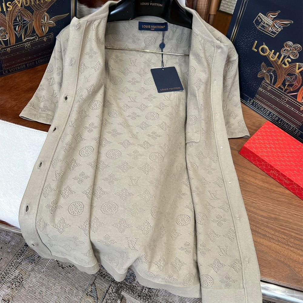 LV UNISEX SHIRT(size:S|M|L|XL)