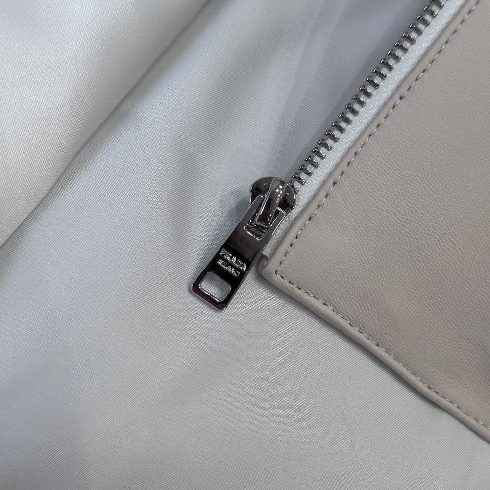 Pra*a UNISEX Genuine Leather COAT(size:36|38|40|42)
