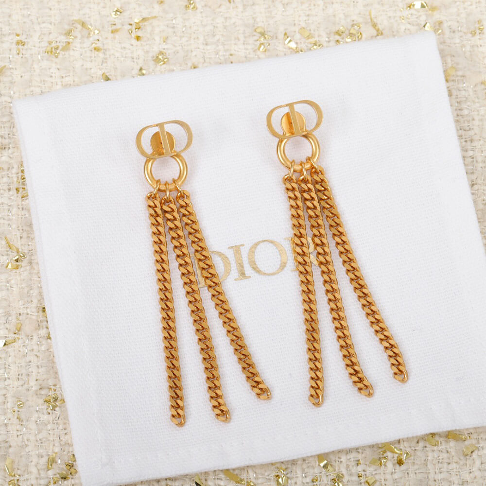 D10r EARRINGS