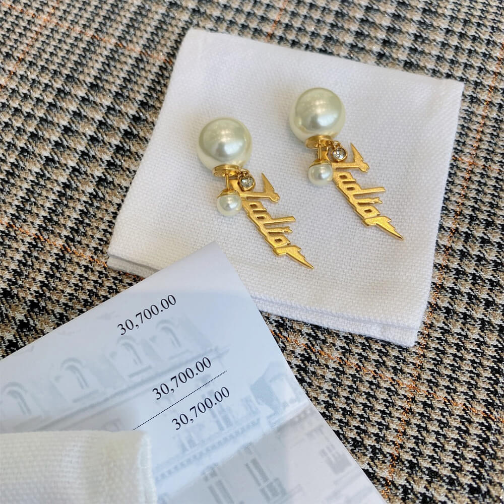 D10r PEARL EARRINGS