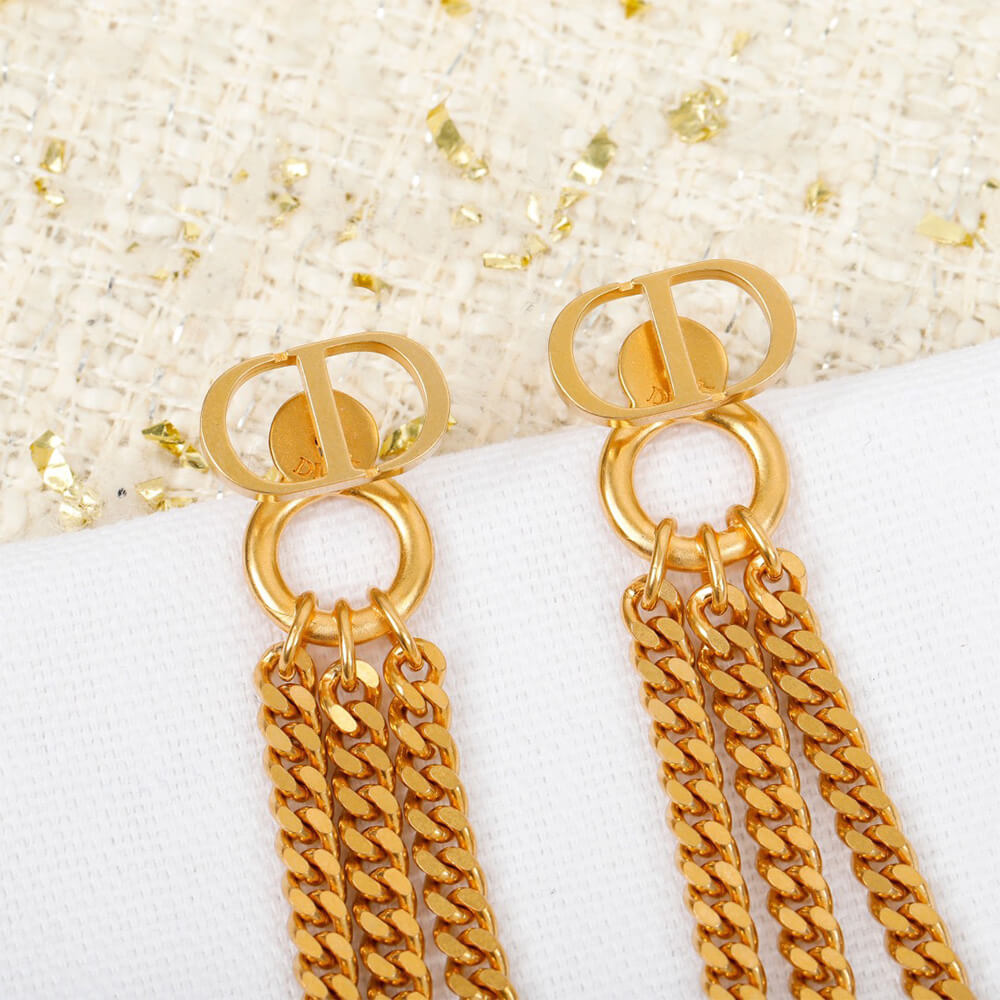 D10r EARRINGS