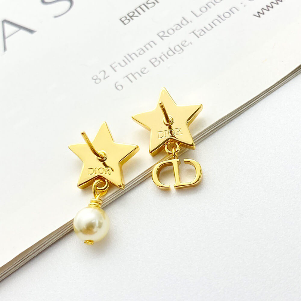 D10r PEARL EARRINGS