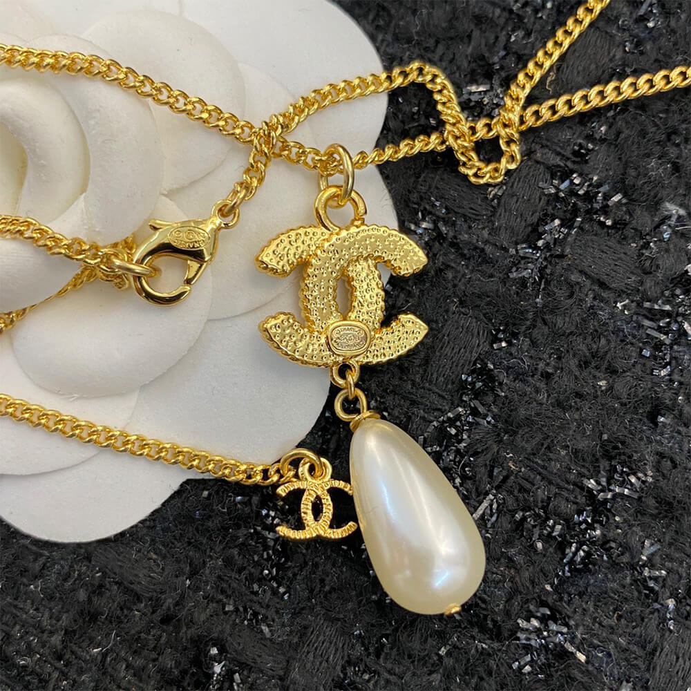 Ch**el NECKLACE