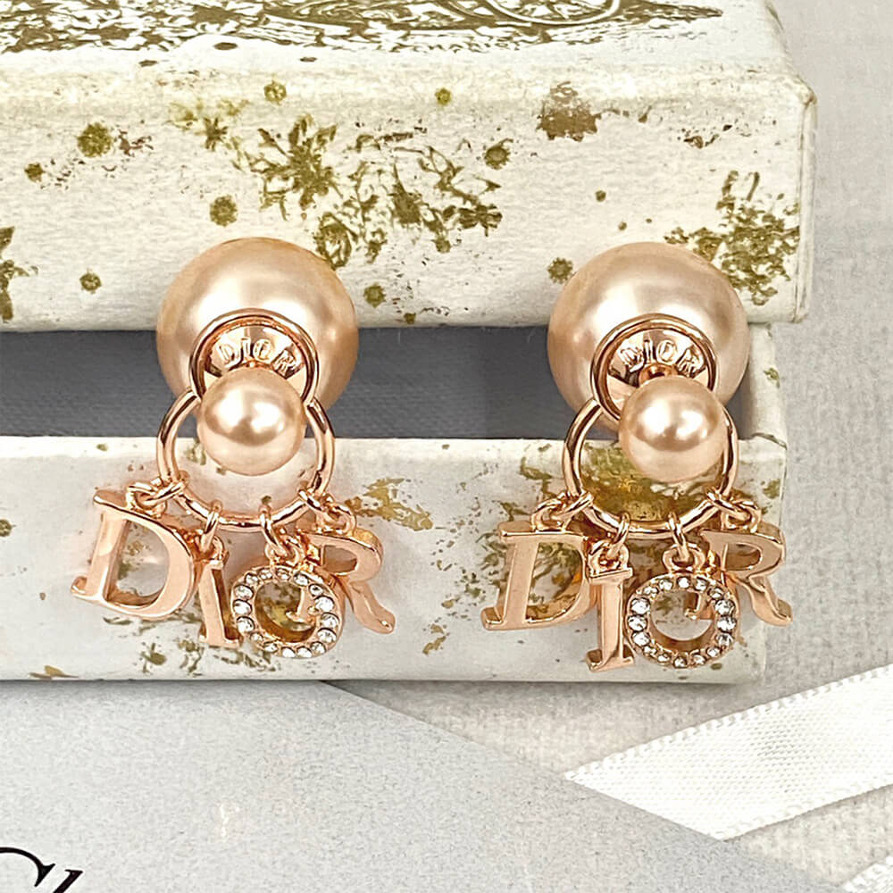 D10r PEARL EARRINGS