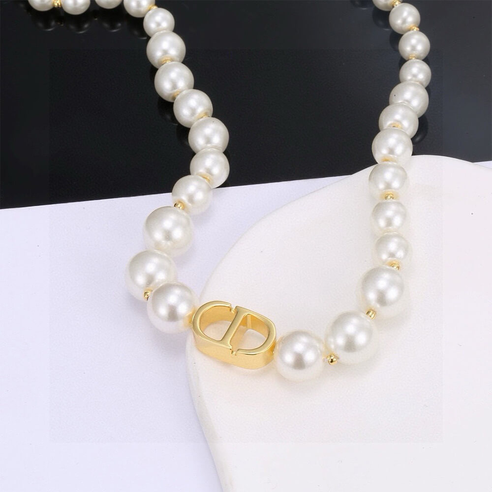 D10r PEARL Necklace