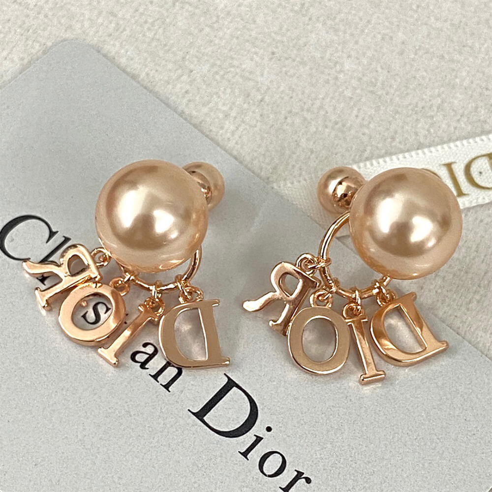 D10r PEARL EARRINGS