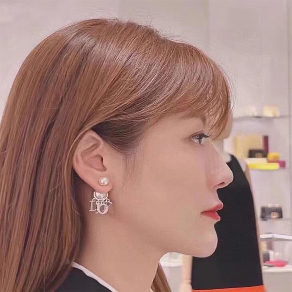 D10r PEARL EARRINGS
