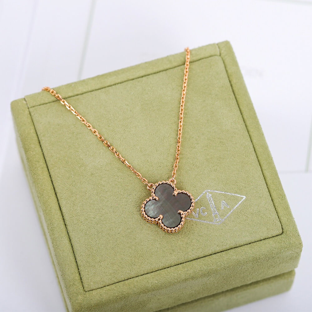V*n Cl**f & Arpels Necklace