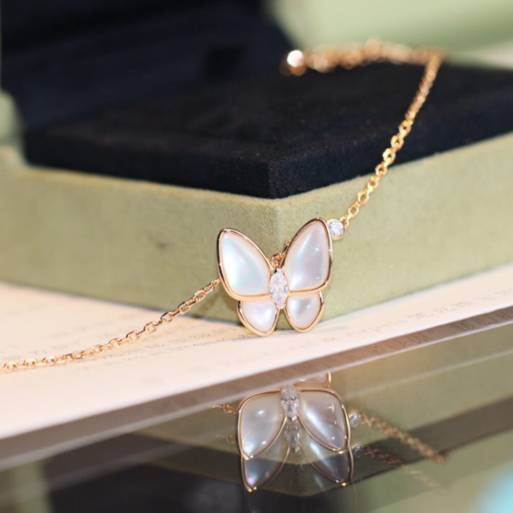V*n Cl**f & Arpels Necklace