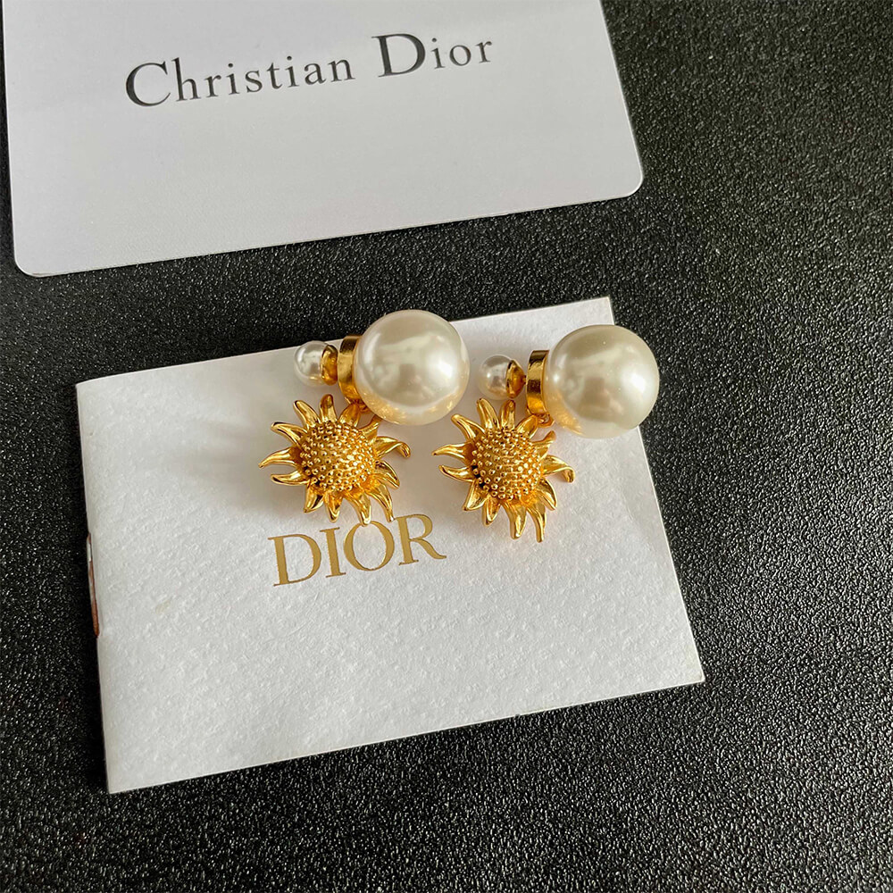D10r EARRINGS