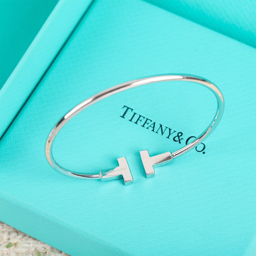 T*f*ny T D1am0nd and Turquoise Wire Bracelet