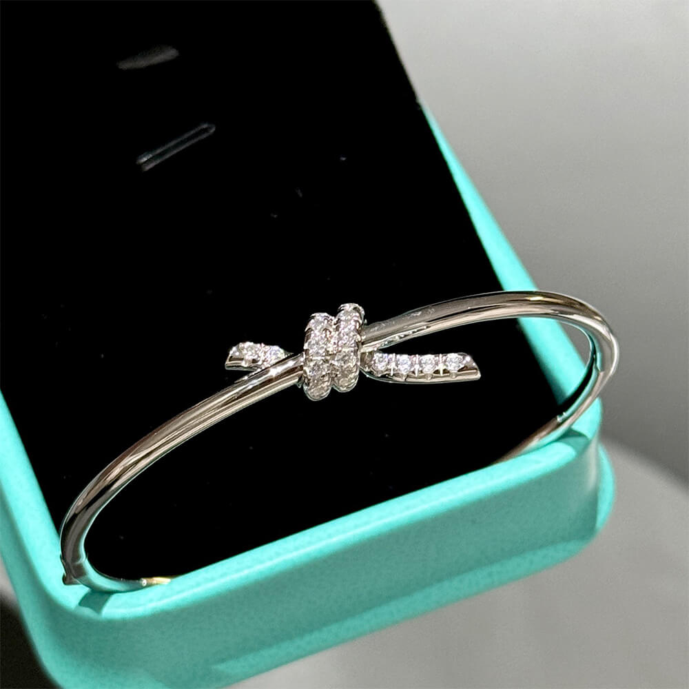 T*f*ny Knot Wire Bangle