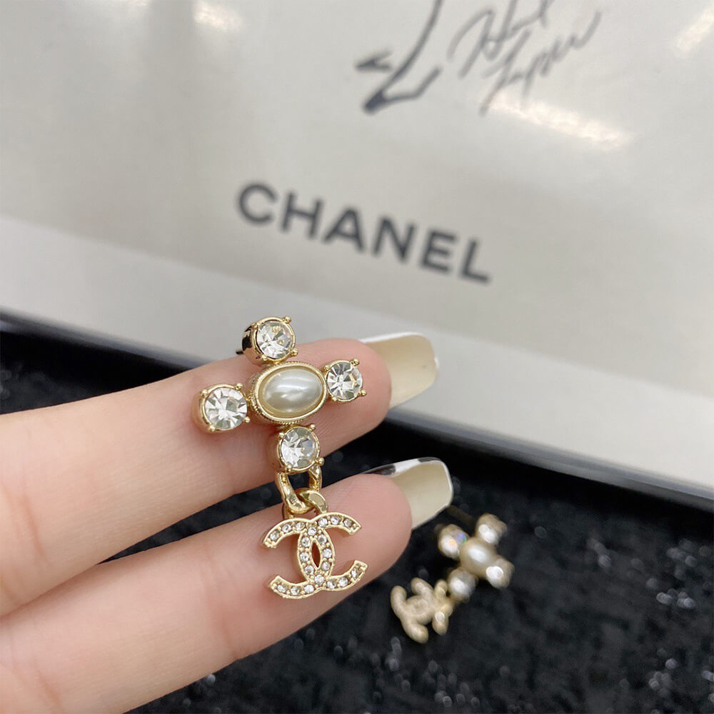 Ch**el D1am0nd EARRINGS