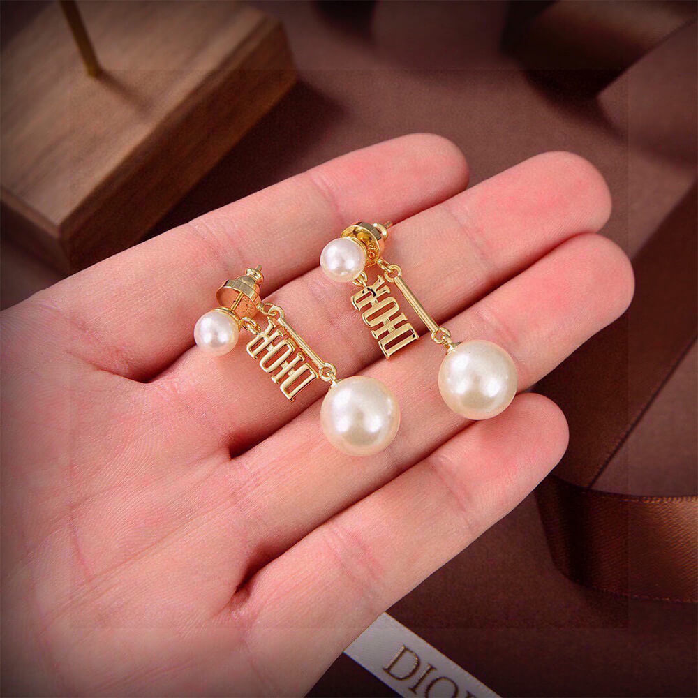 D10r EARRINGS