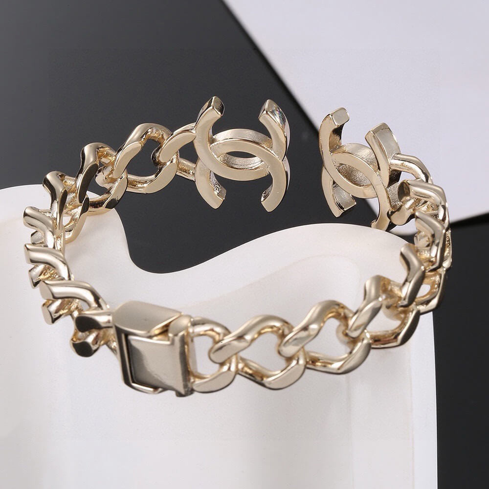 Ch**el bracelet