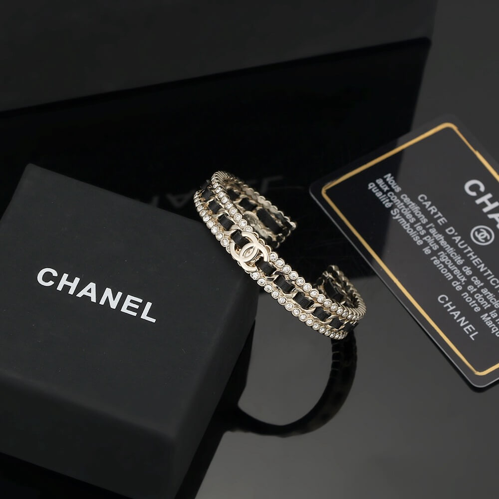 Ch**el bracelet