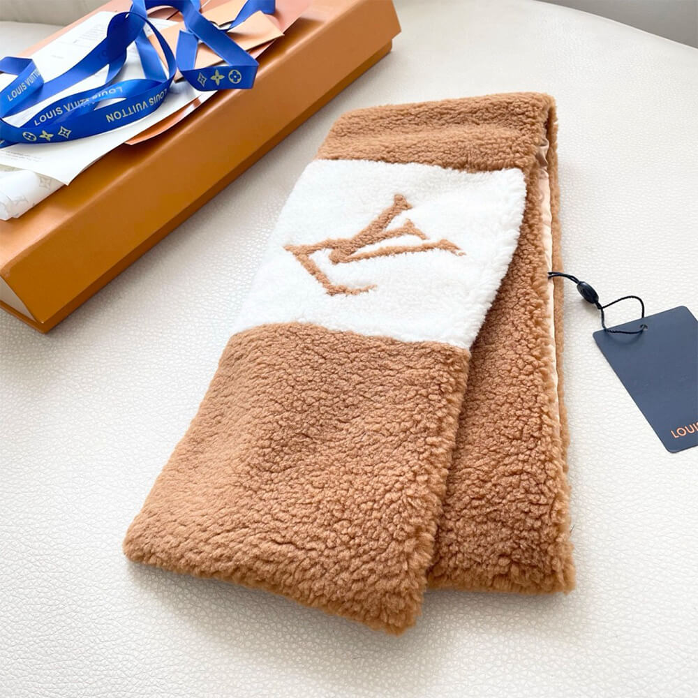 LV Never Freeze Scarf