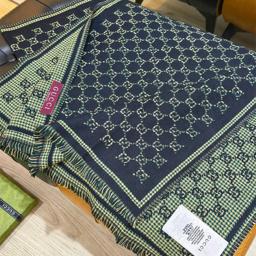 Gvc*1 GG wool scarf