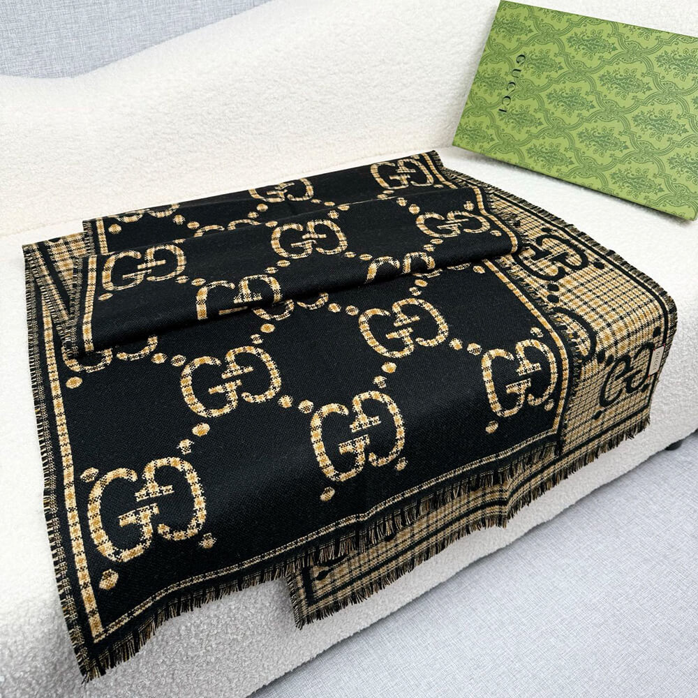 Gvc*1 GG wool scarf