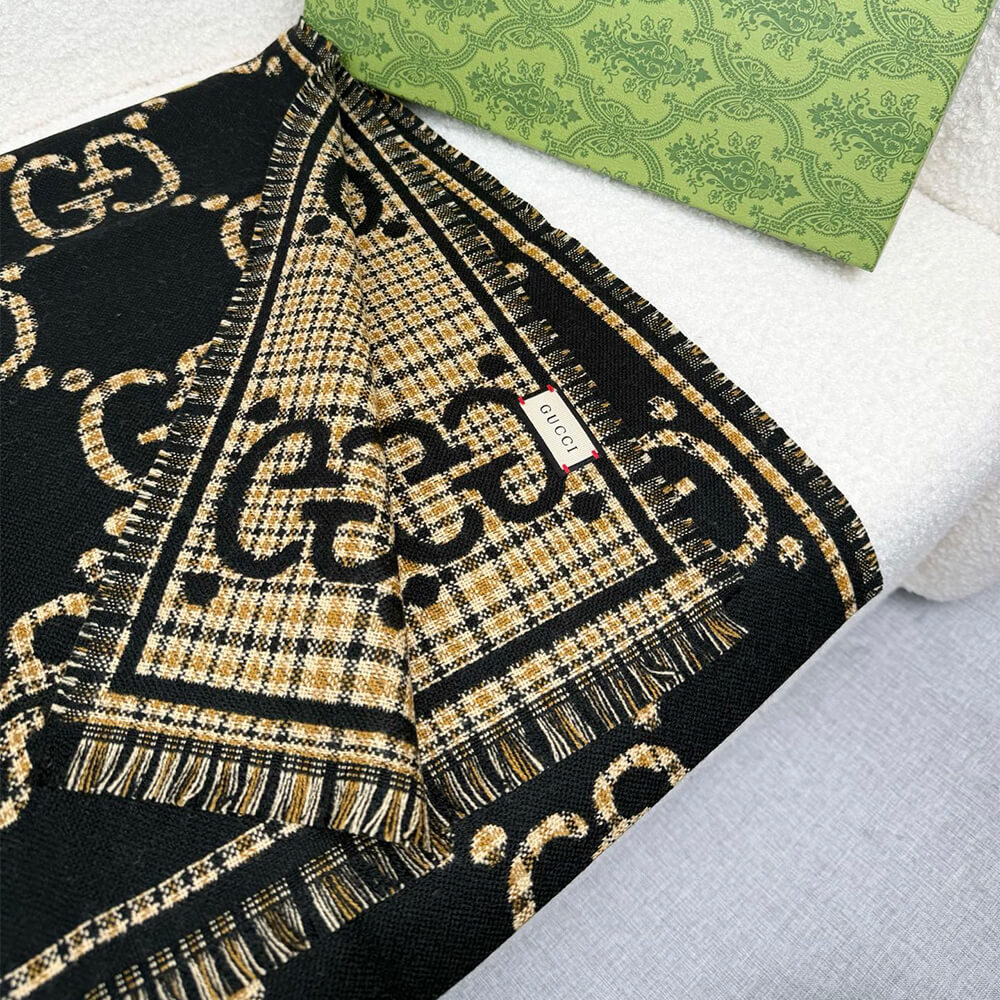 Gvc*1 GG wool scarf