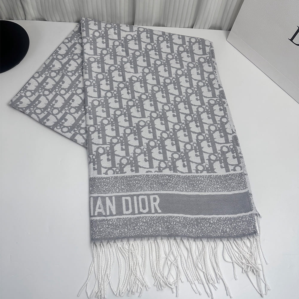 D10r Printed scarf