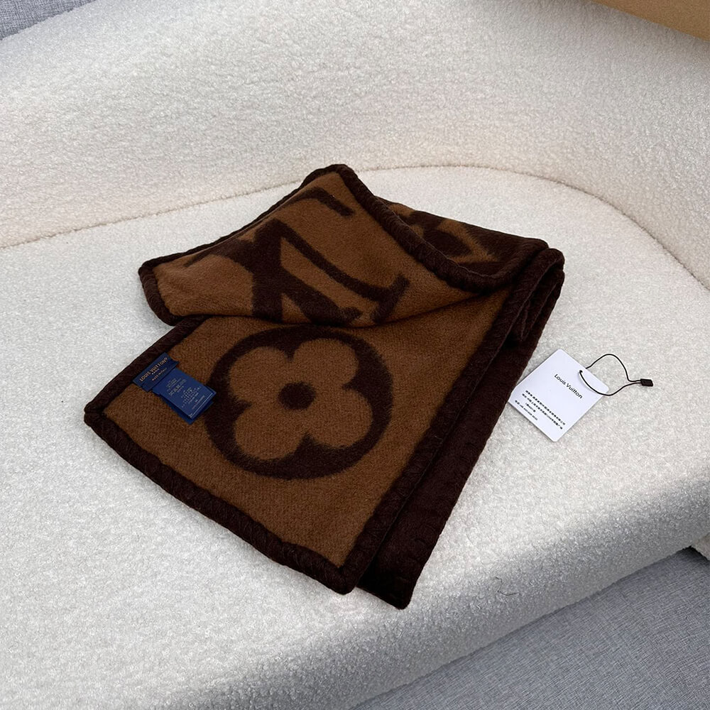LV sweet dream Scarf