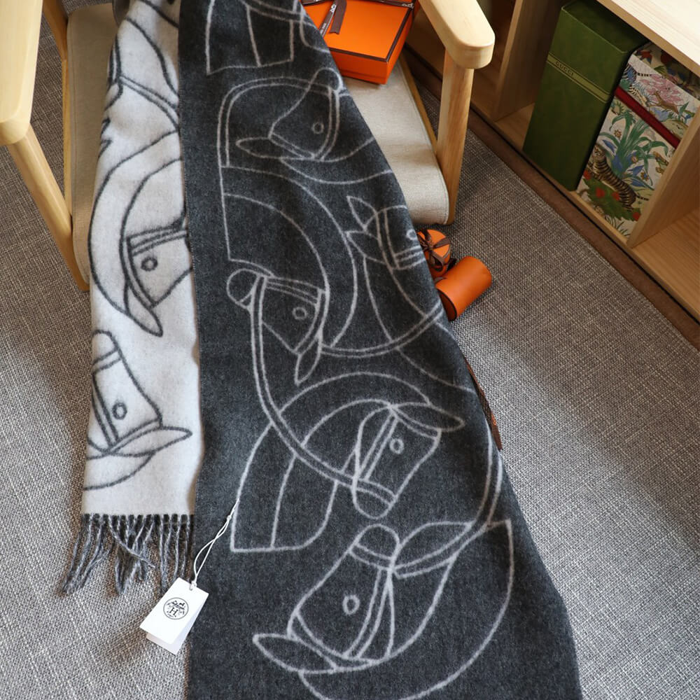 H**me5 Casaque Entrelacs Equestres scarf