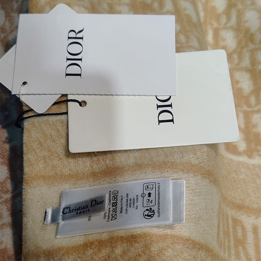D10r Printed scarf