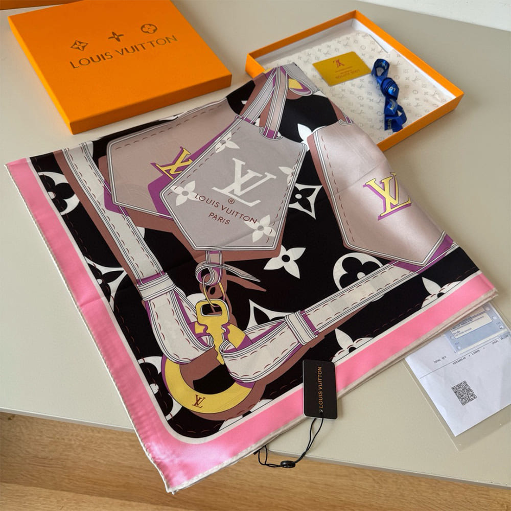 LV Tag Me Square 90