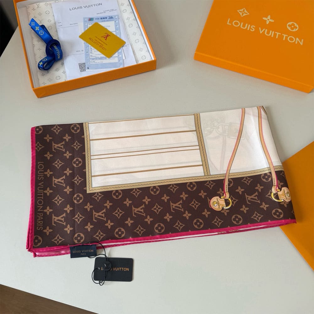 LV My Neverfull Square 90