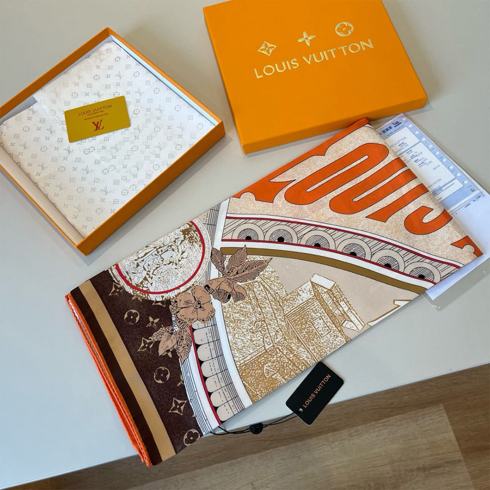 LV Malles Merveilleuses Square 90