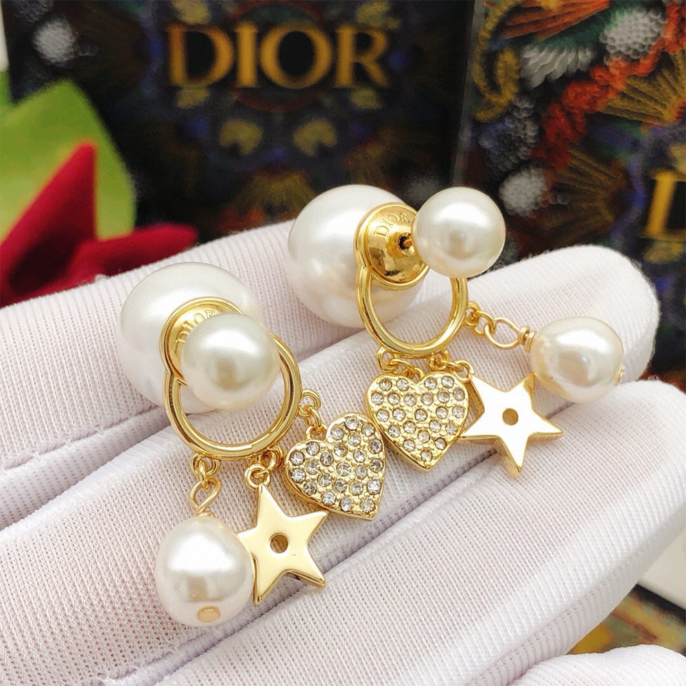 D10r Pearl charm earrings
