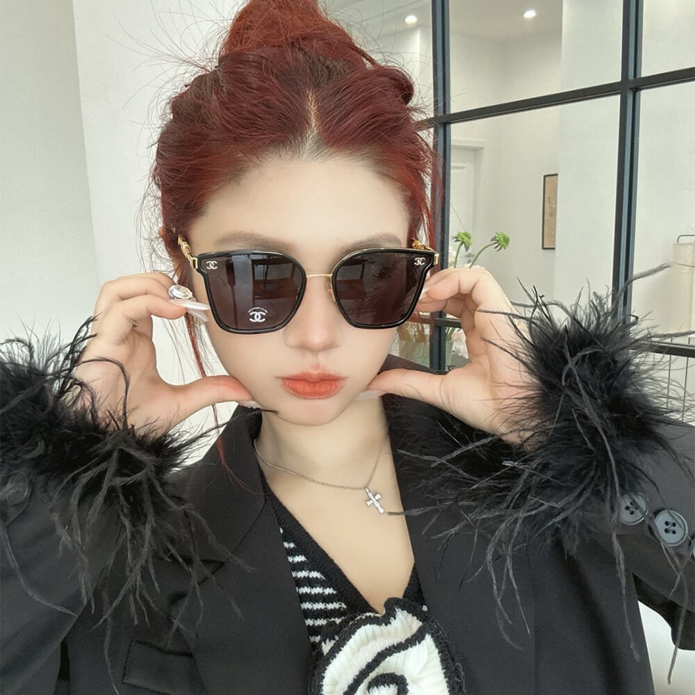 Ch**el SUNGLASSES