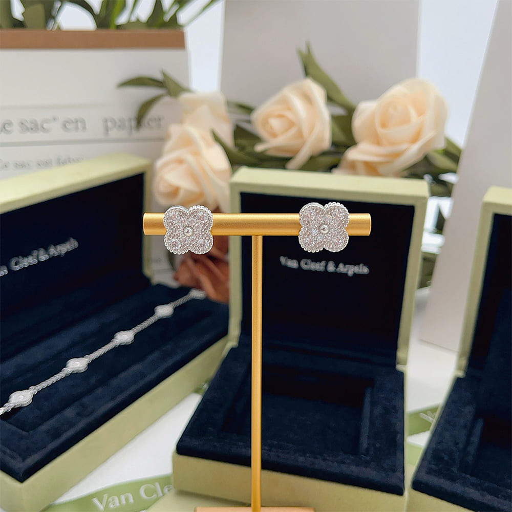 VCA Alhambra Earrings