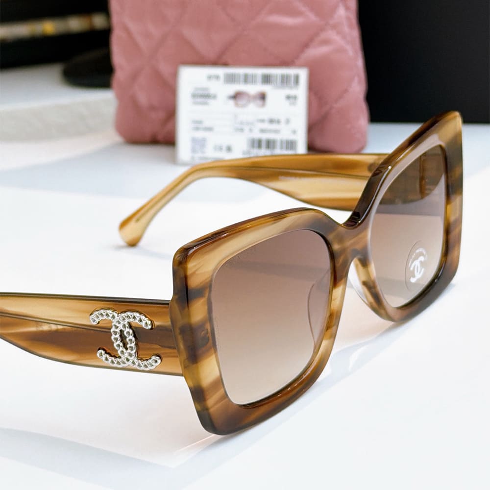 Ch**el Square Sunglasses