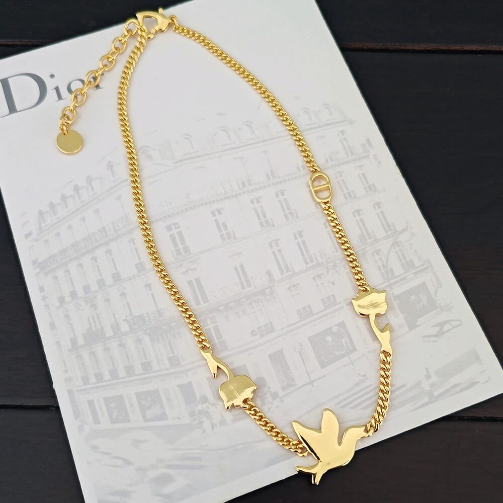 D10r Daisy necklace