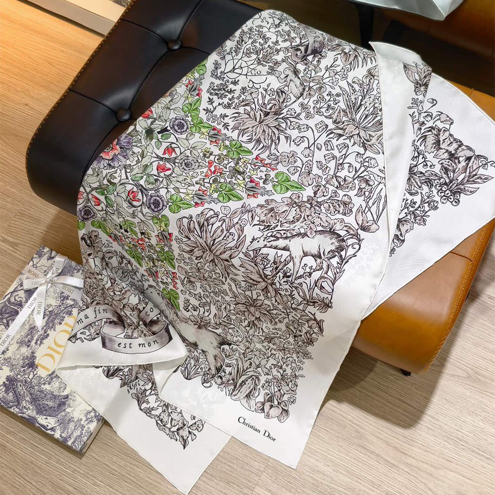 D10r Around the world 90 square scarf