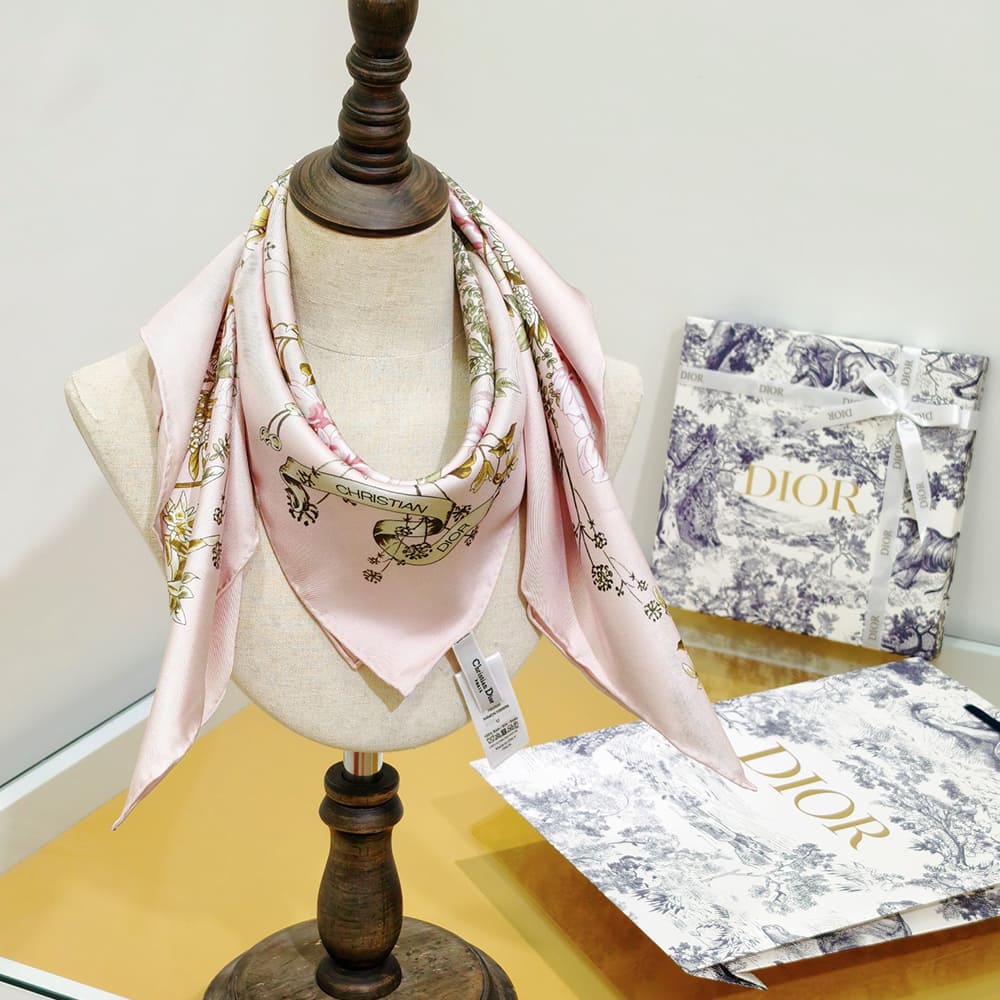 D10r D-Floral scarf 90