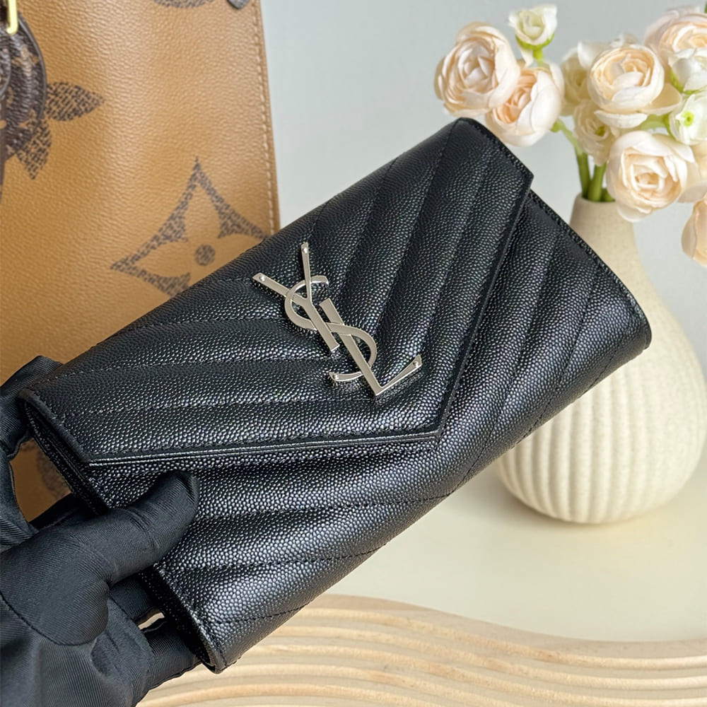 CASSANDRE MATELASS?? LARGE FLAP WALLET IN GRAIN DE POUDRE LEATHER(HIGH-END GRADE)