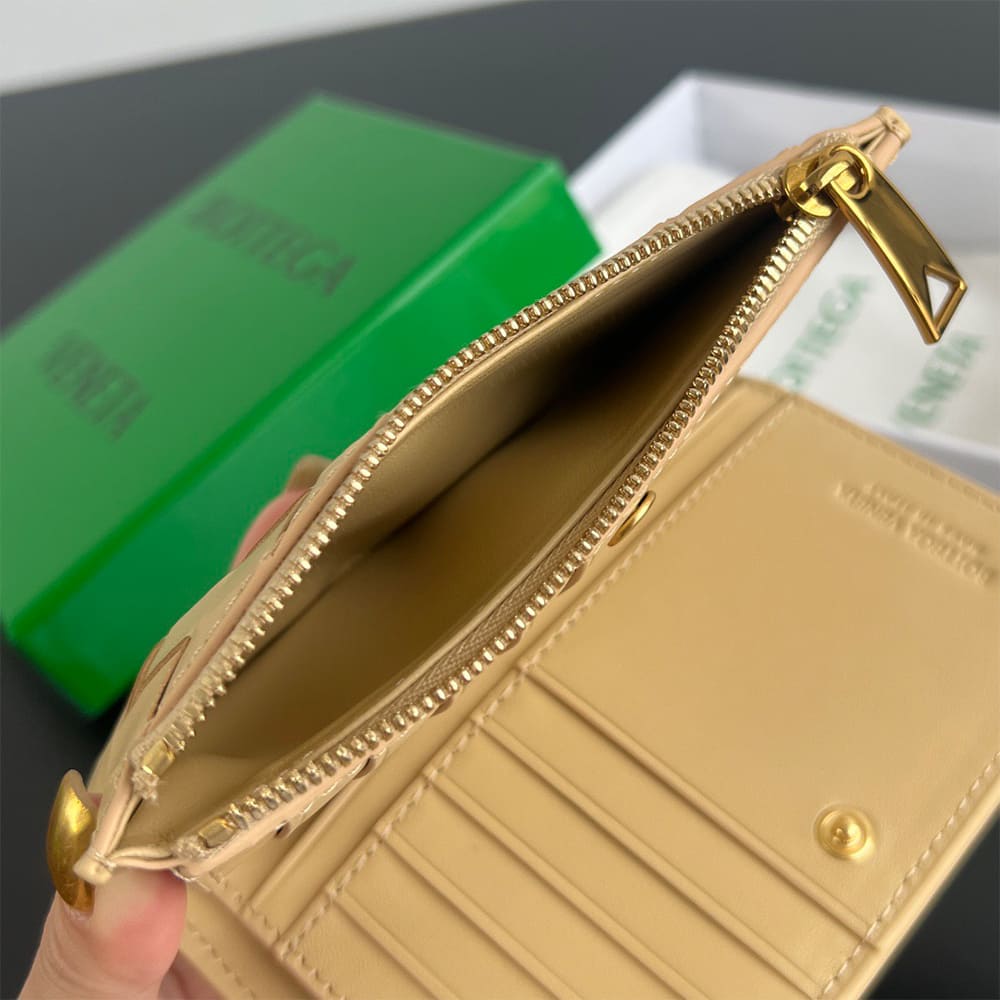 Intrecciato Medium Bi-Fold Wallet(HIGH-END GRADE)
