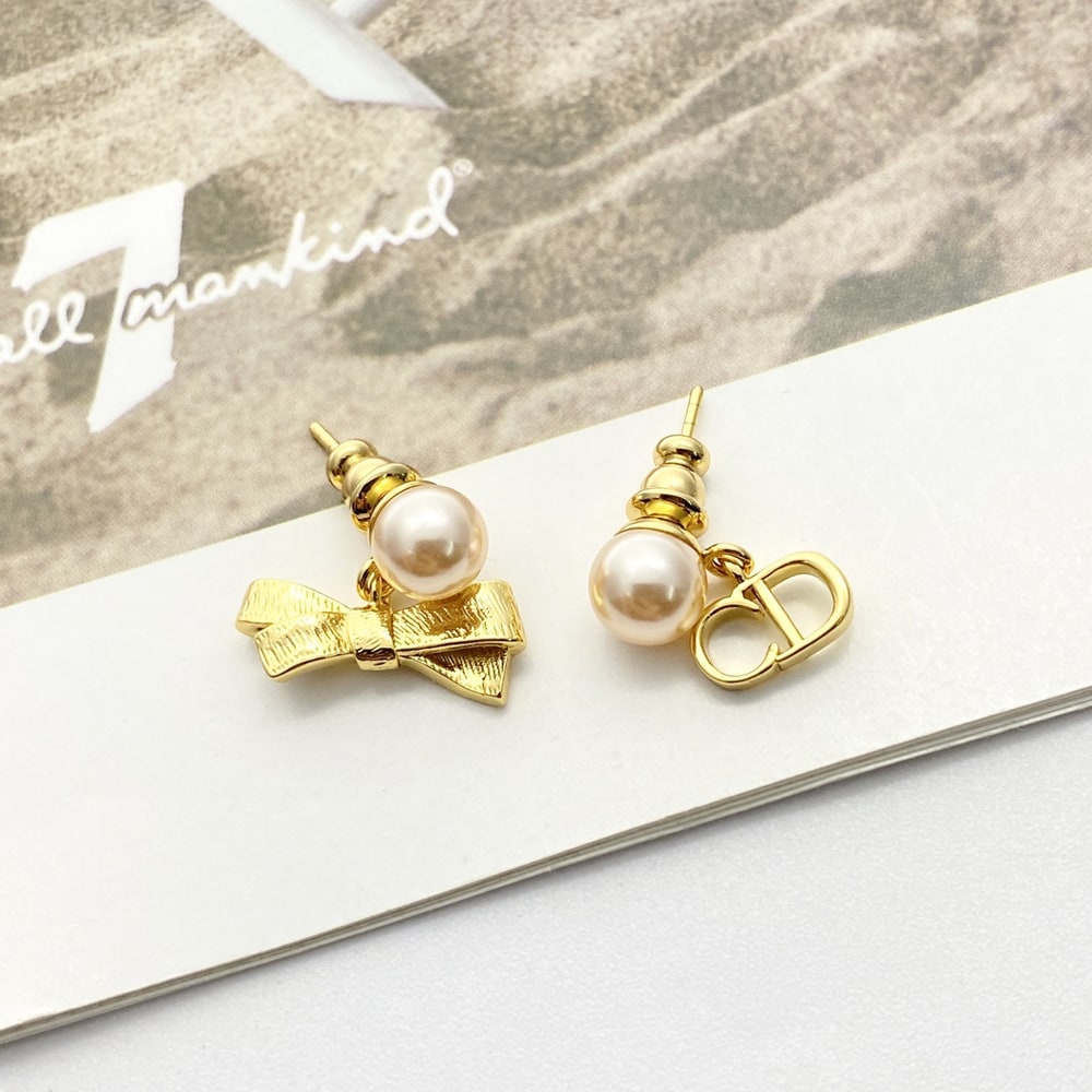 D10r CD Bow Earrings