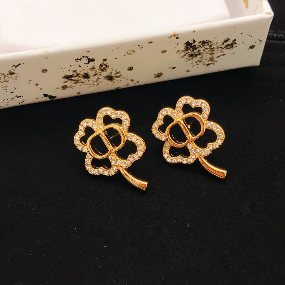 D10r CD Shiny Clover Earrings