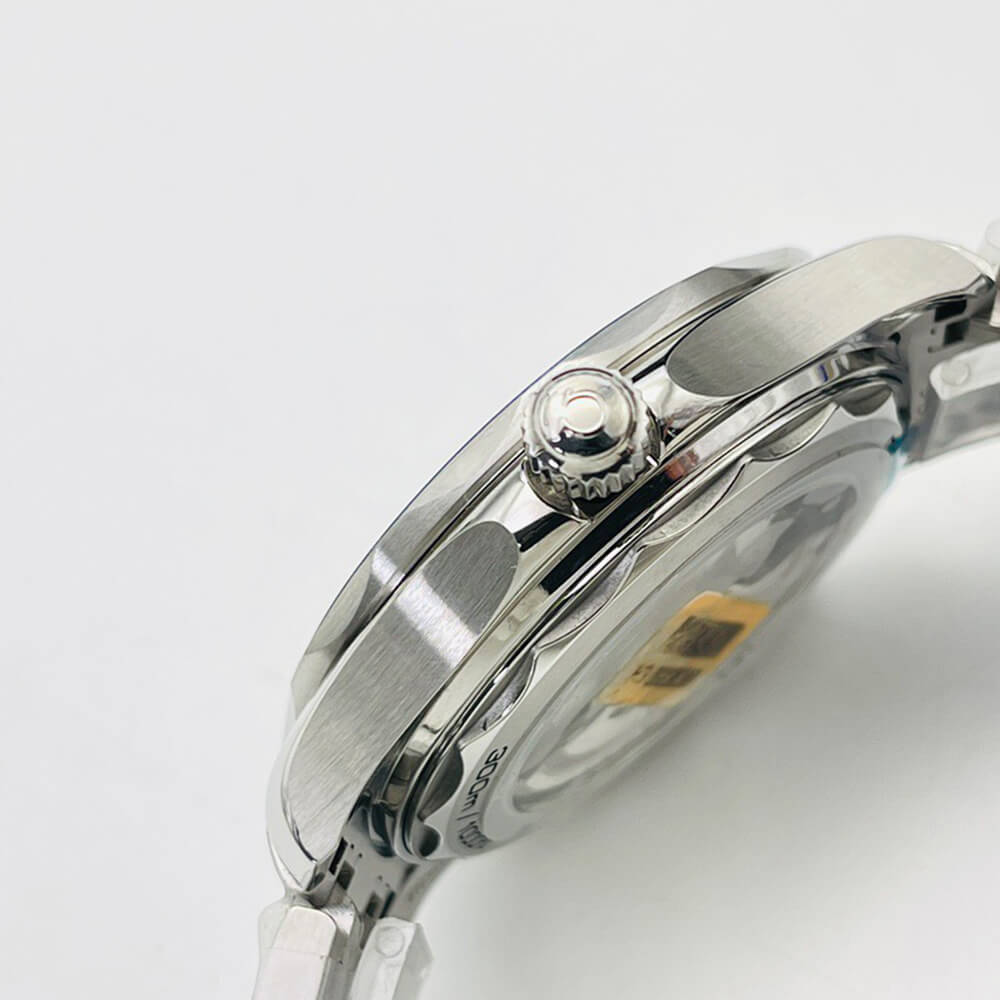 0me*ga Seamaster Diver 300M