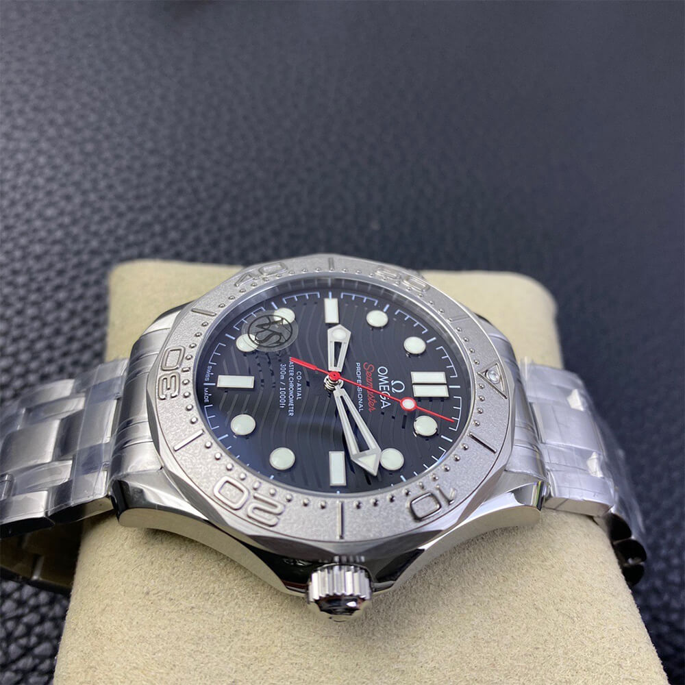 0me*ga Seamaster Diver 300M