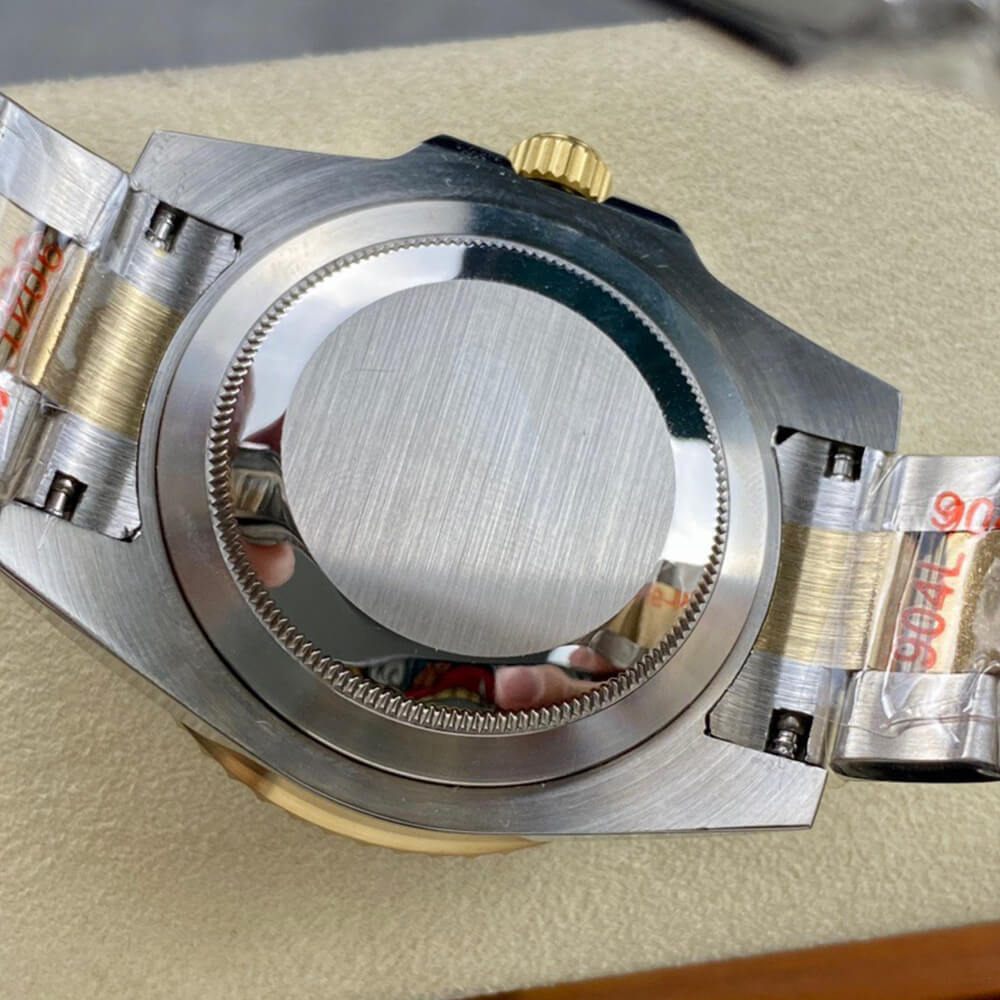 R01ex Submariner Date