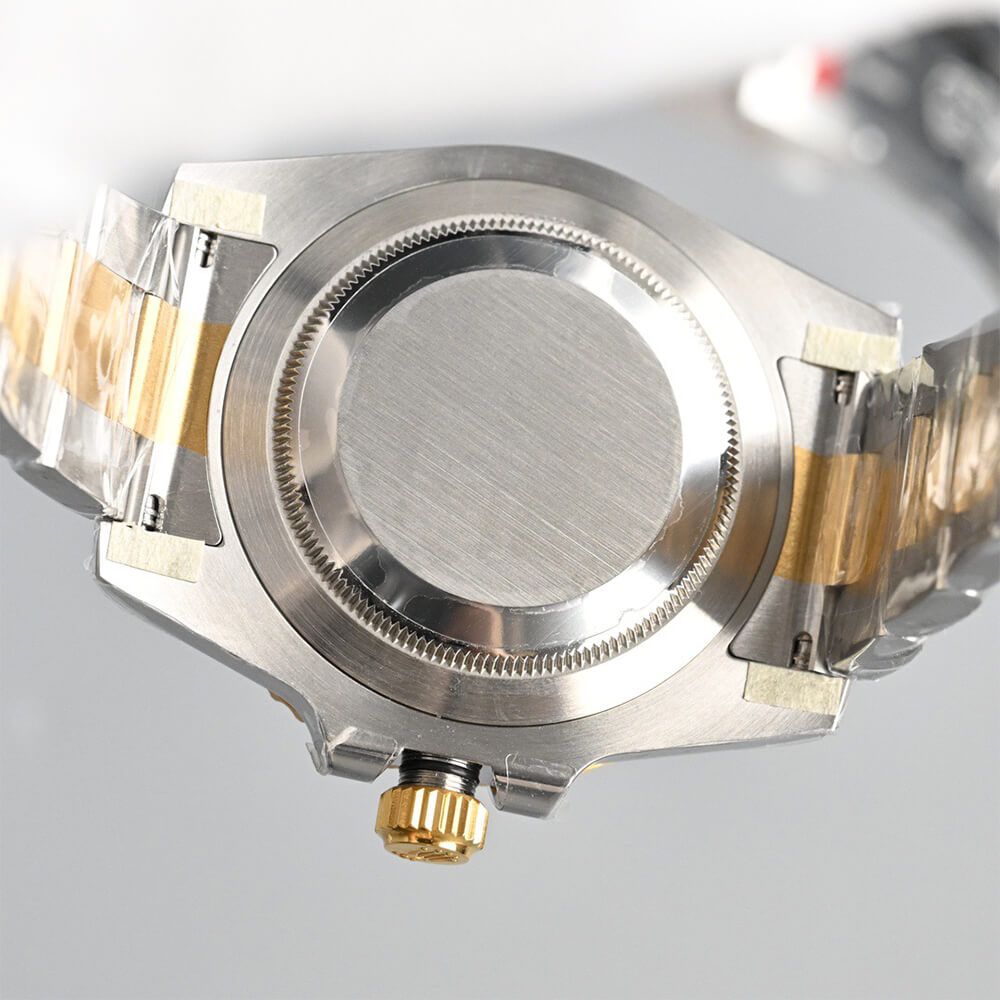 R01ex Submariner Date